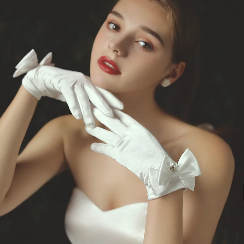 CC Elegant Gloves Wedding Events Women Accessory Bridal Jewelry Engagement Short Wrist Satin Luvas Bow-knot Shape Mittens WG016