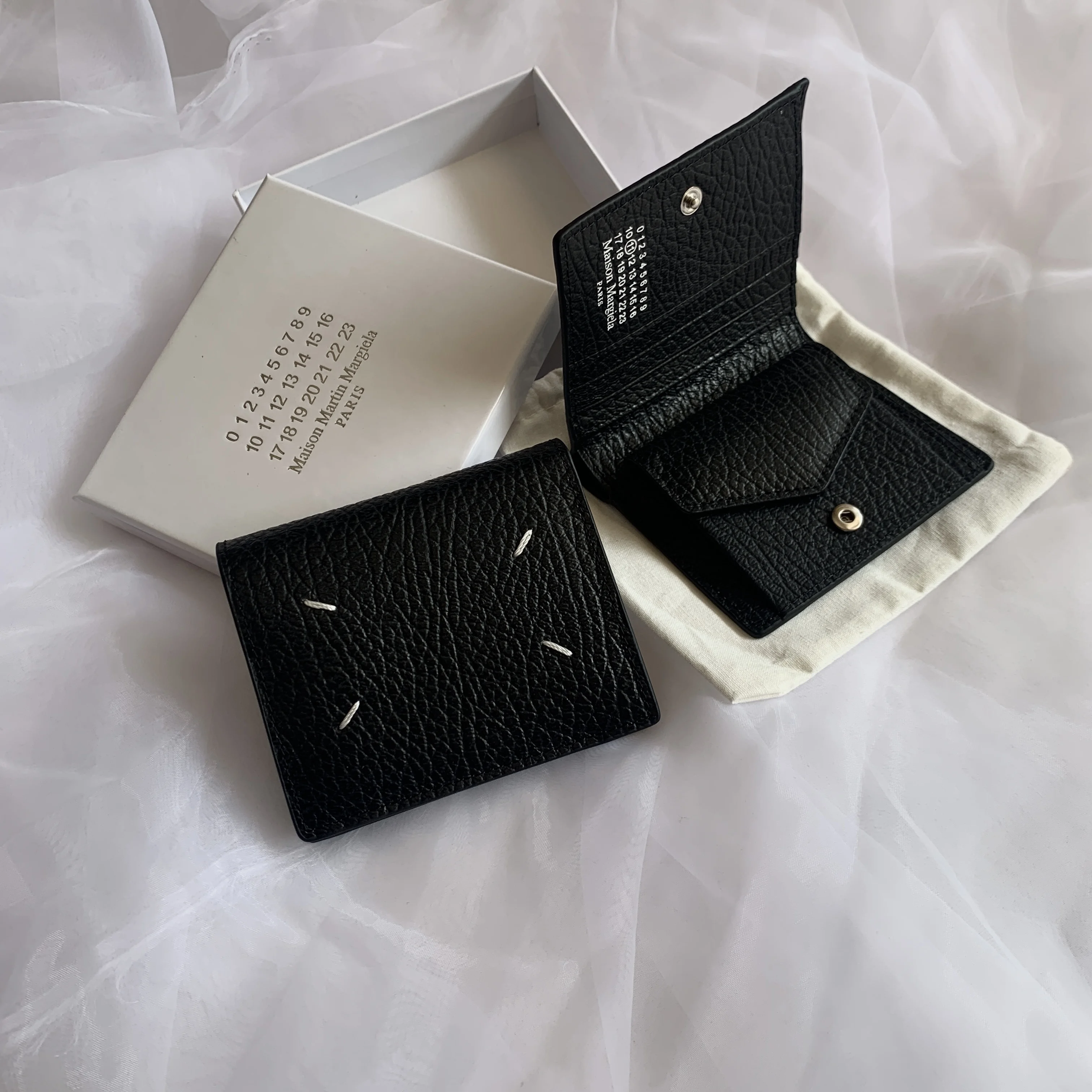 

Japanese brand new high-end top layer MM6 folding wallet for men and women small card bag