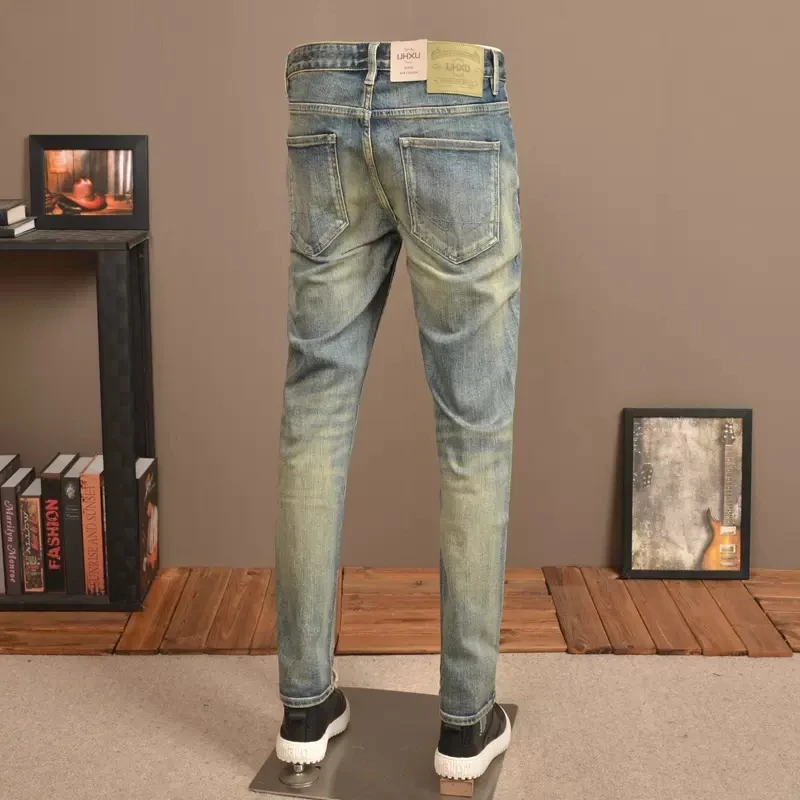 Рисунок 2 - Джинсы мужские потертые рваные