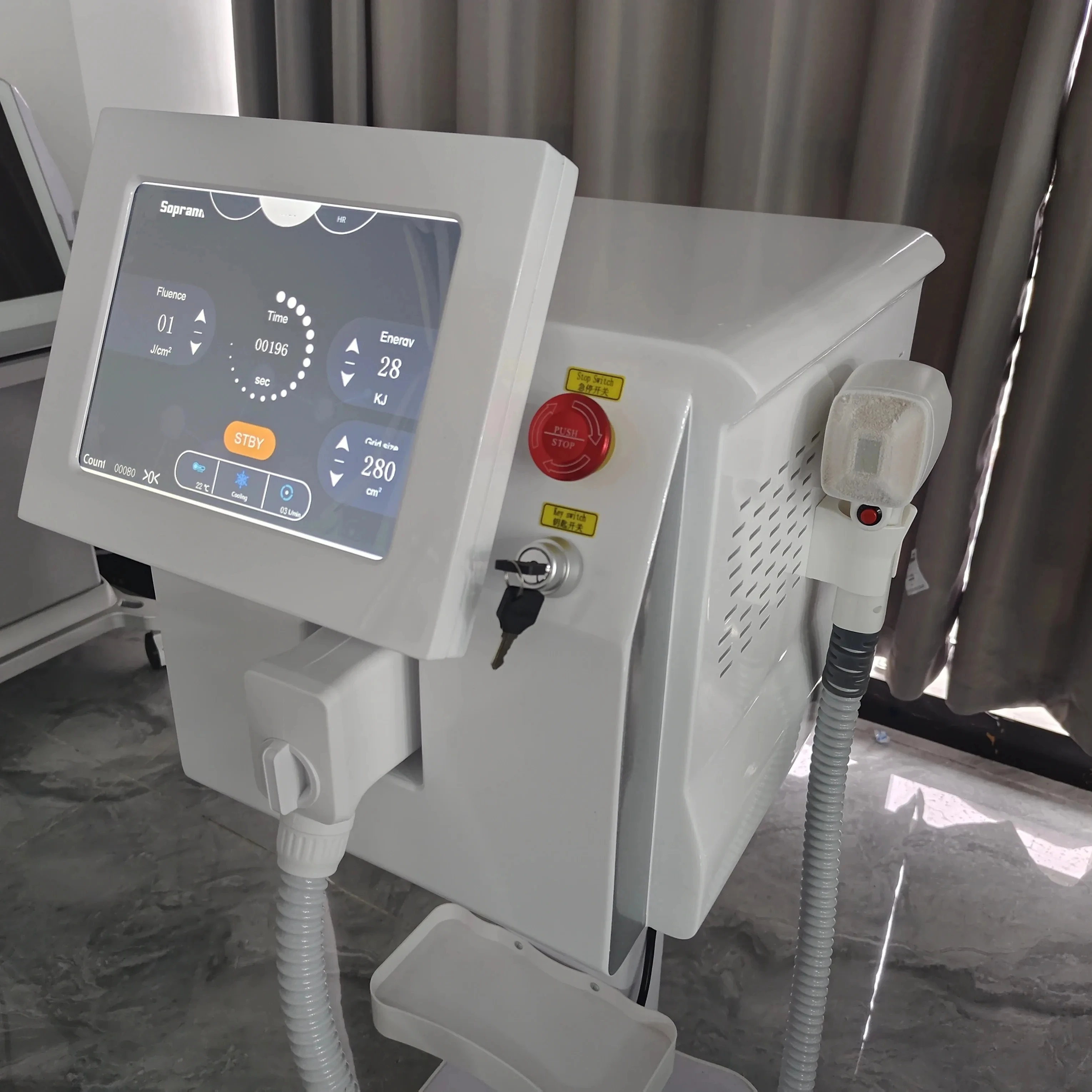 

2000W power CE certified 3-wavelength ice platinum hair removal machine 755 808 1064nm diode painless hair removal machine