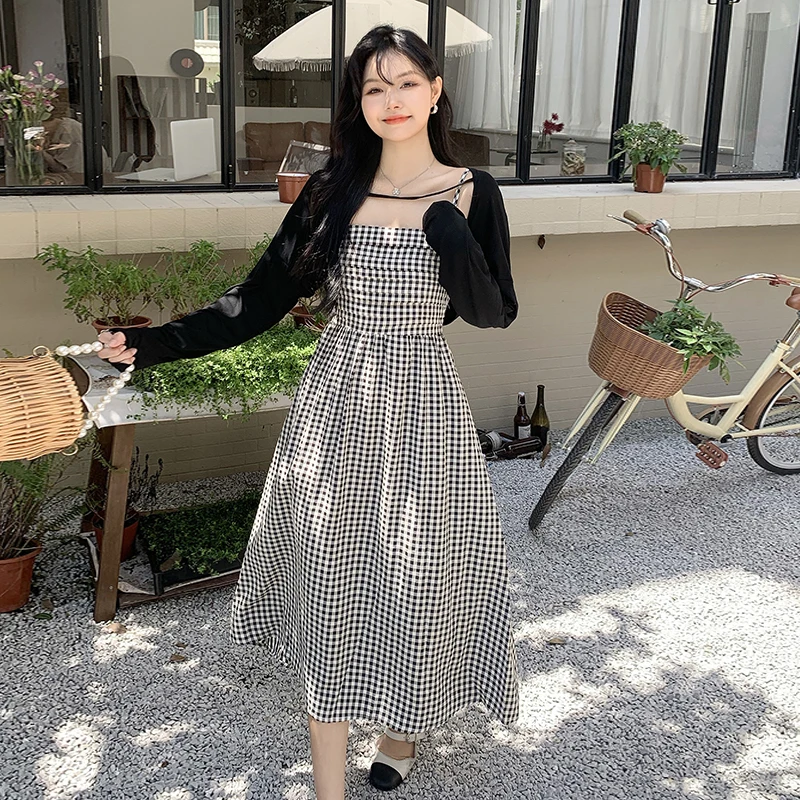 

Dress Women 2022 Summer Retro Plaid High Waist Suspender Dress Mid-length + Black Long-sleeved Small Waistcoat Two-piece Set