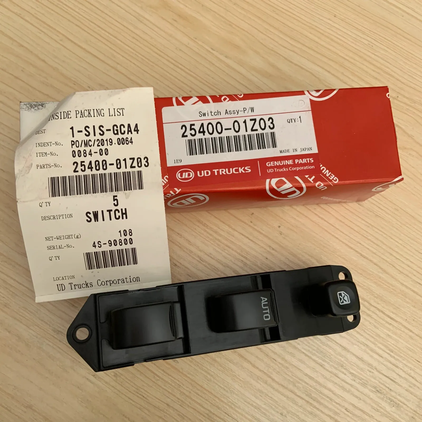 닛산 디젤 UD CD4 쿼온 GE13 트럭 도어 유리 리프터 스위치 25400-01Z..