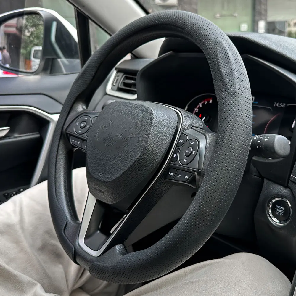 Coprivolante universale per auto Fibra di carbonio Pelle scamosciata Pelle Styling Anti-scivolo Volante di forma rotonda Accessori auto - Image 6