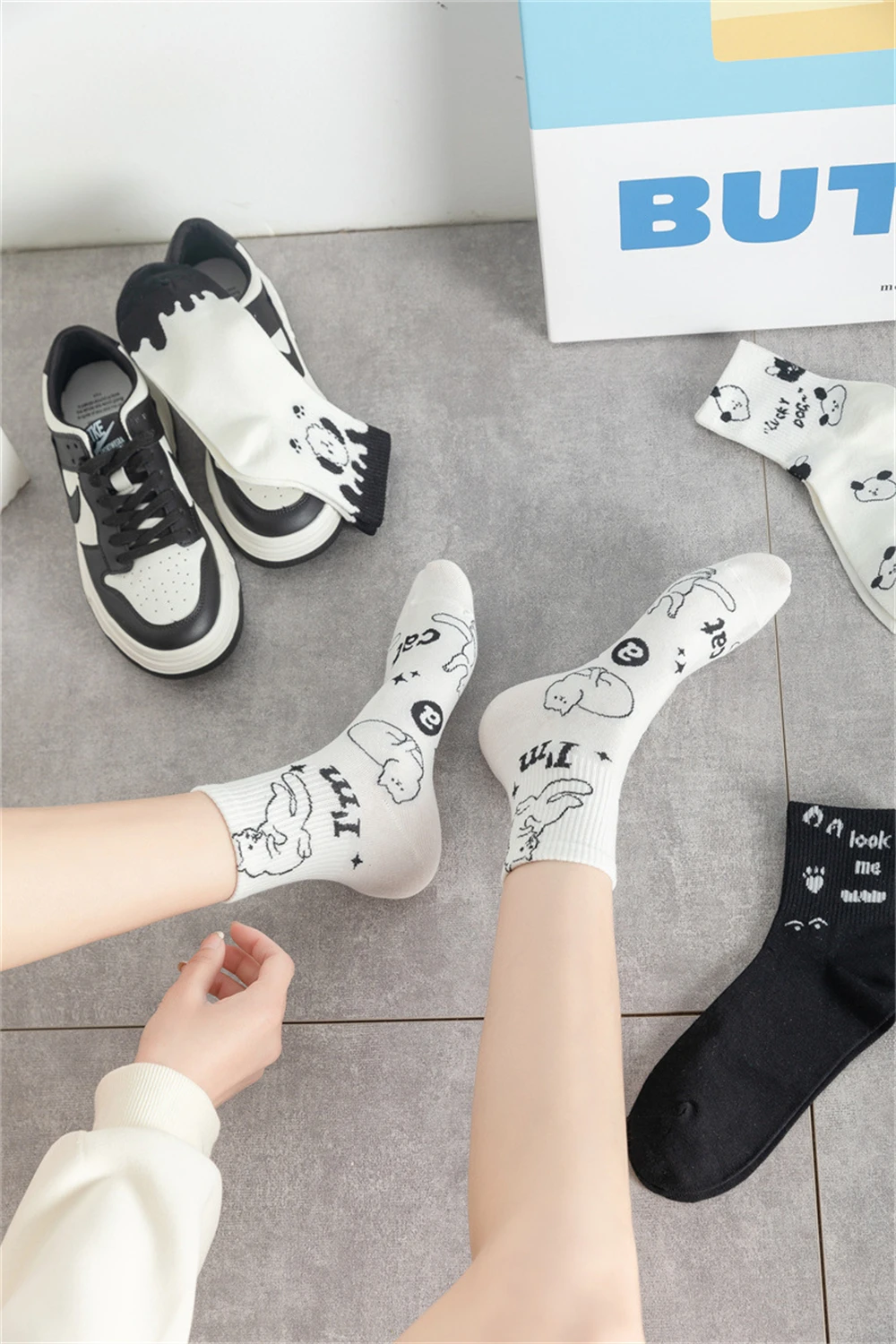 Ins neue schwarz weiß Tier Panda Fußabdruck Welpen Kätzchen Bär Unisex Mid Tube weiche Baumwolle koreanische niedlichen Cartoon japanische Streetwear – Detail 10