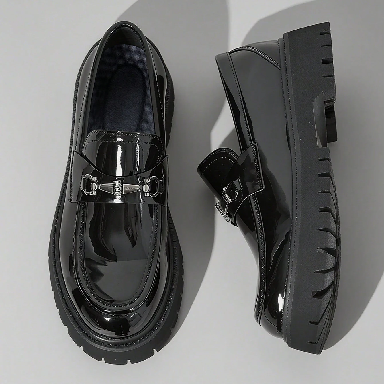 أوروبا موضة سميكة وحيد الرجال بيني المتسكعون الانزلاق على فستان الأعمال أحذية شهم لامعة مشبك حفلة رسمية حذاء أسود