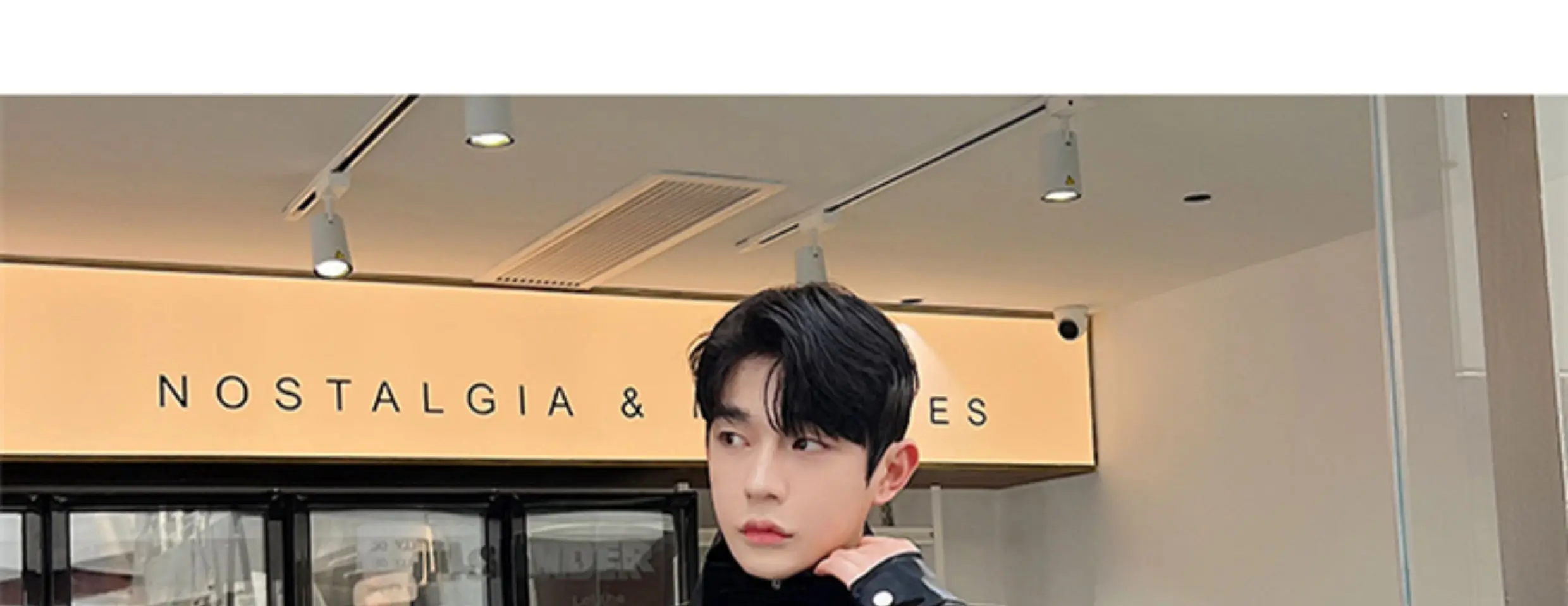 Description Picture 5 of itemLUZHEN Spring Fashion Shoulder Pad Design Leather Jackets Men's Original Personality Trendy Korean Reviews Many Clothes LZ2529