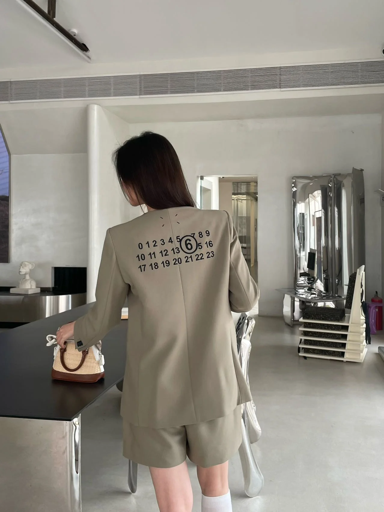 

Женский костюм с цифровой вышивкой и шортами, на весну/лето