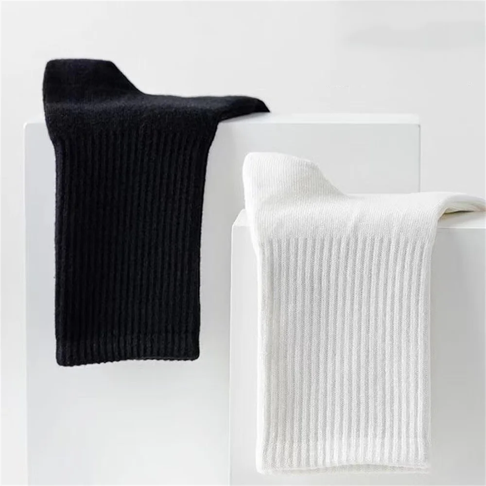 10/20 Pairs New Top Quality Black White Cotton Socks Sweat-absorbing Mid Tube Sports Socks Breathable Women Male Middle Socks 3 Se742945de9aa4f73928153d962a00cc7R