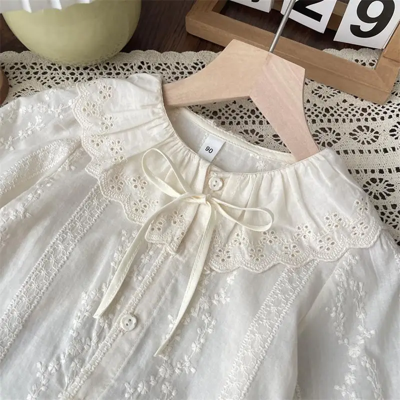 Kids Gilrs Lace Blouses New Baby Girls Cute Beige Undershirts Spring Autumn Tthin Tops Peter Pan Collar Princess Tops