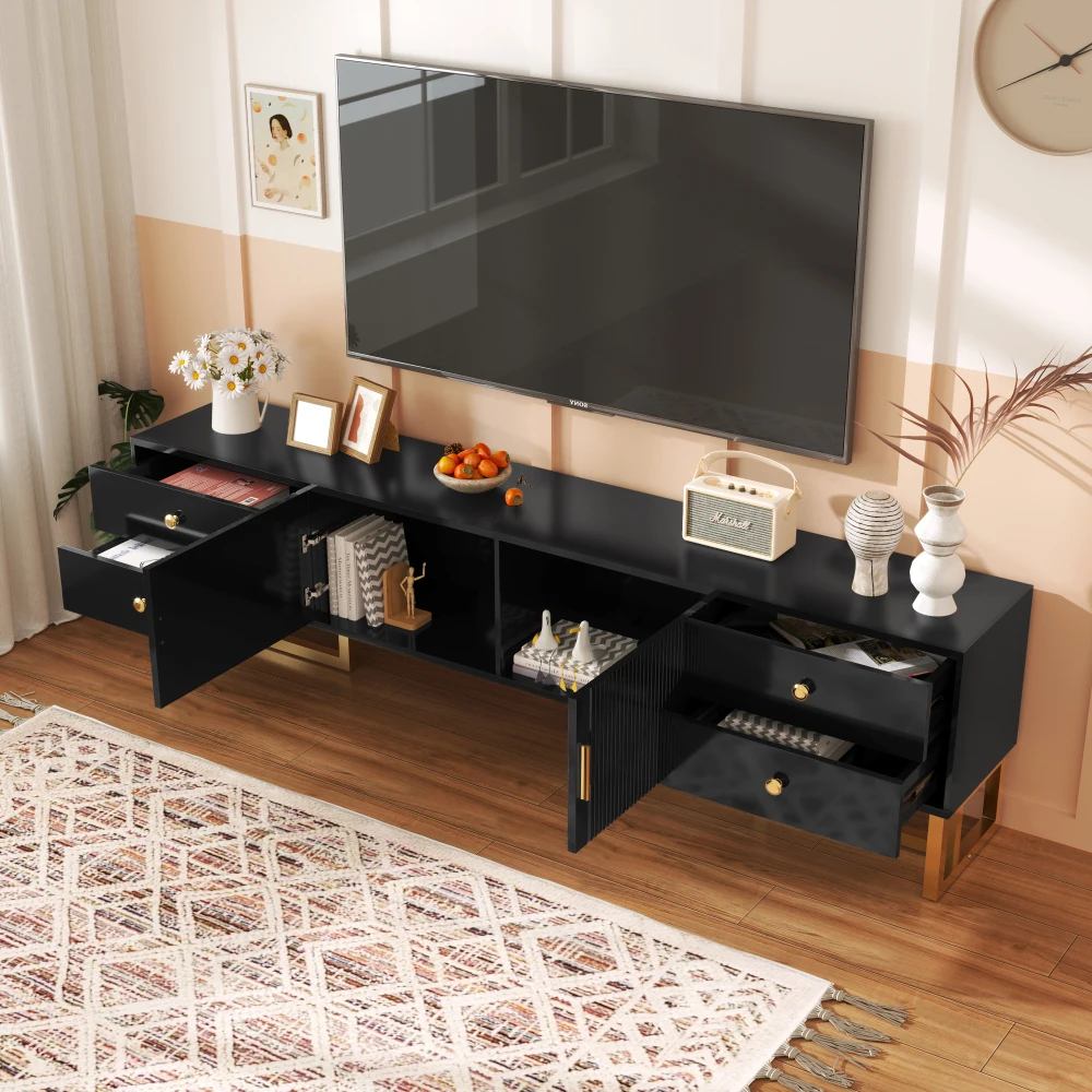 Moderner, stilvoller TV-Schrank – niedriges Panel mit strukturierter Tür, Aufbewahrungsschubladen und goldenen Griffen/Füßen, TV-Möbel für das Wohnzimmer – Detail 27