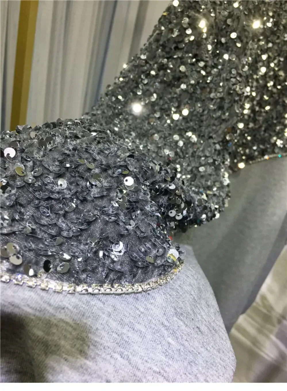 Women Sweater Hand-beaded Sequins Hoodies Pullovers O-Neck Long-sleeved Gray Sweatshirts Autumn Winter Outerwear Jumpers Tops