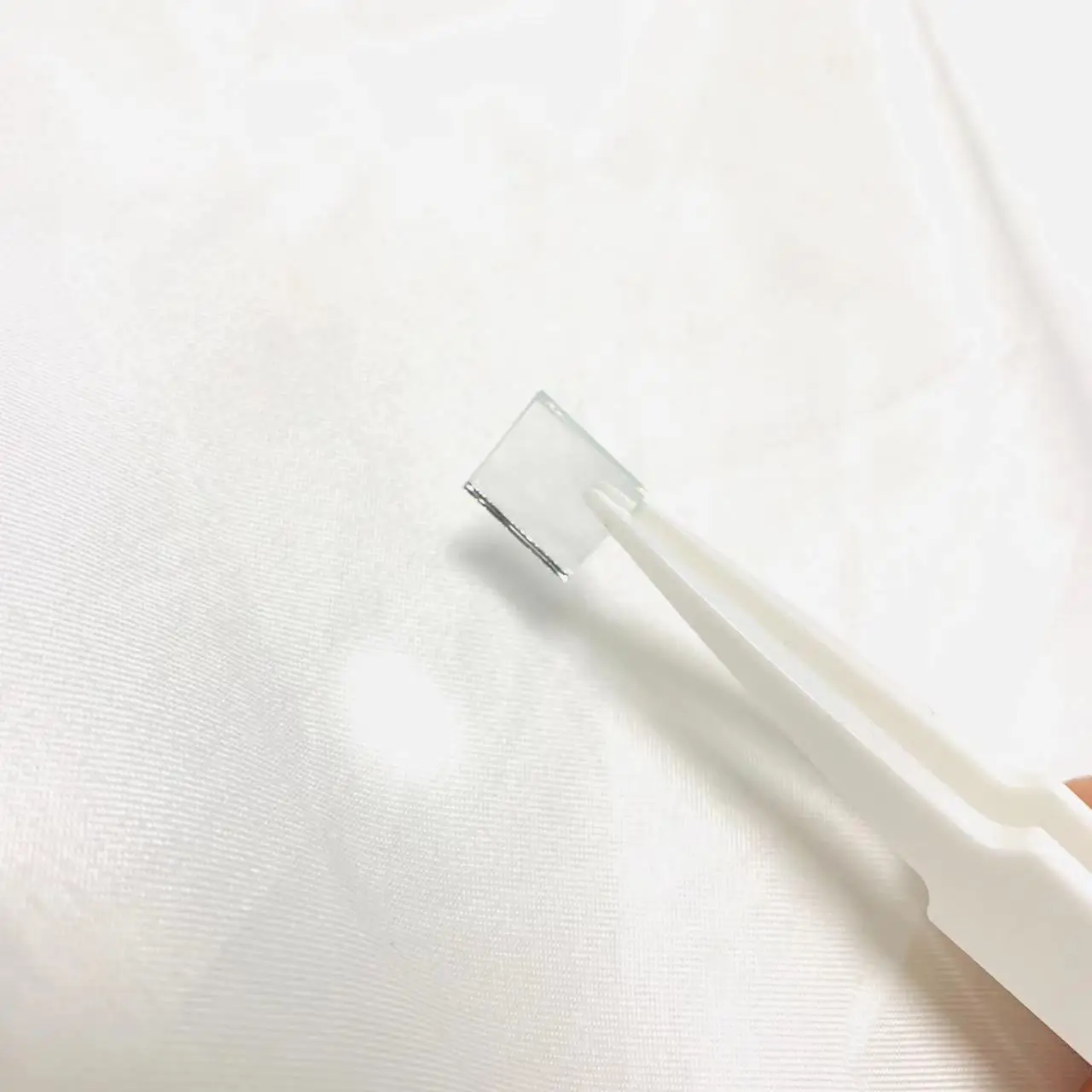 각 유형 3개 크기 16.95x16.95x1mm 725nm 및 950nm IR 협대역 통과 필터 유리
