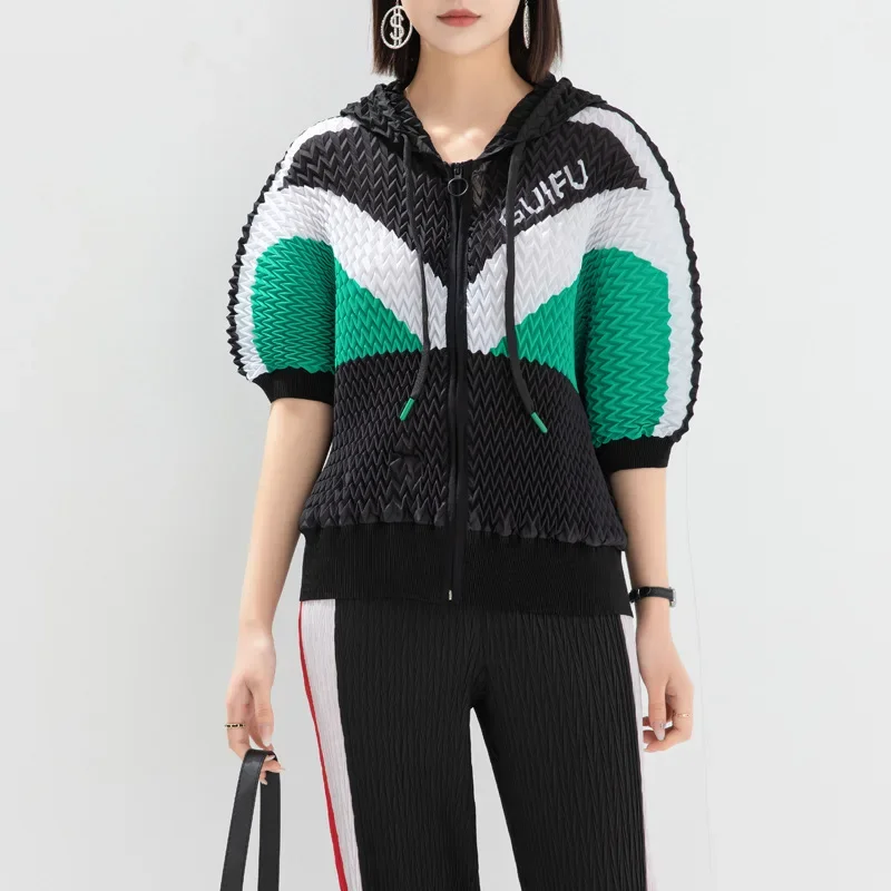 Miyake Pleated Fashion Loose Sweatshirt Jacket for Women 2024 Spring New Casual Versatile Contrast Color Hooded Zipper Top miyake pleated fashion printed small coat for women spring autumn handmade pleated suit collar order one button outerwear tops