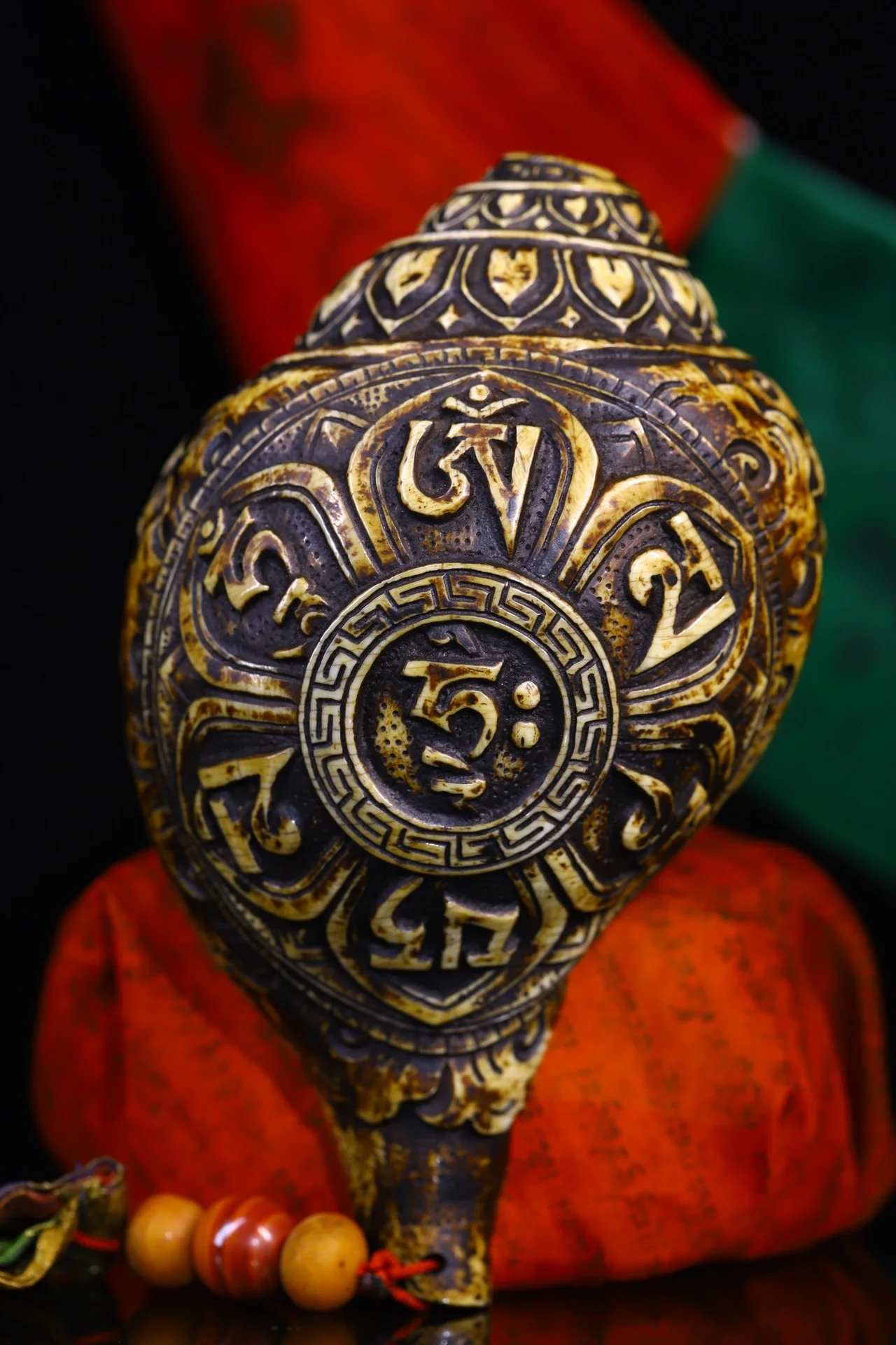 

8"Tibetan Temple Collection Old Natural Conch Six Character Proverbs conch chanting Amulet magic weapon Town House Exorcism
