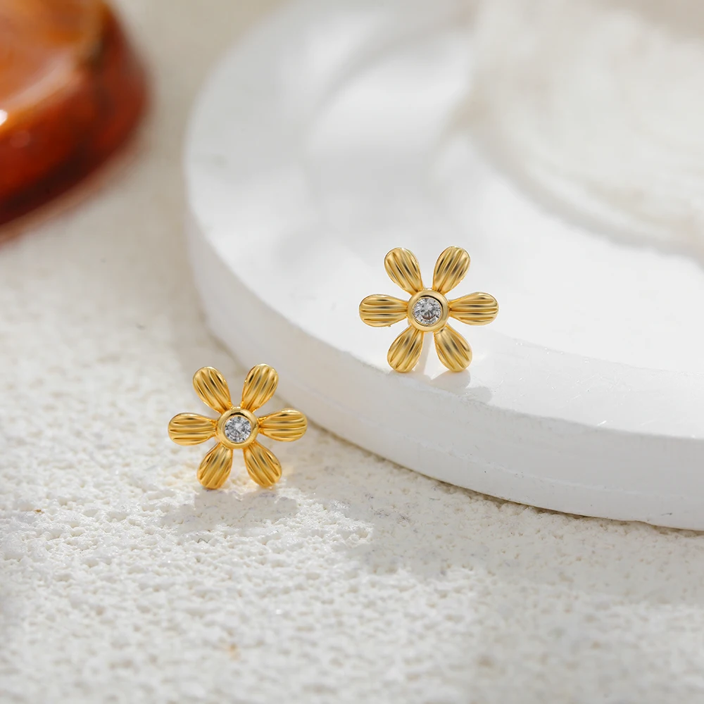 Dainty Small Daisy Earrings Stainless Steel Striped Flower Zircon Ear Earring PVD Waterproof Cute Girls Fashion Jewelry Aretes