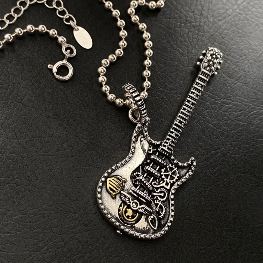 

Ожерелье в американском стиле для гитариста