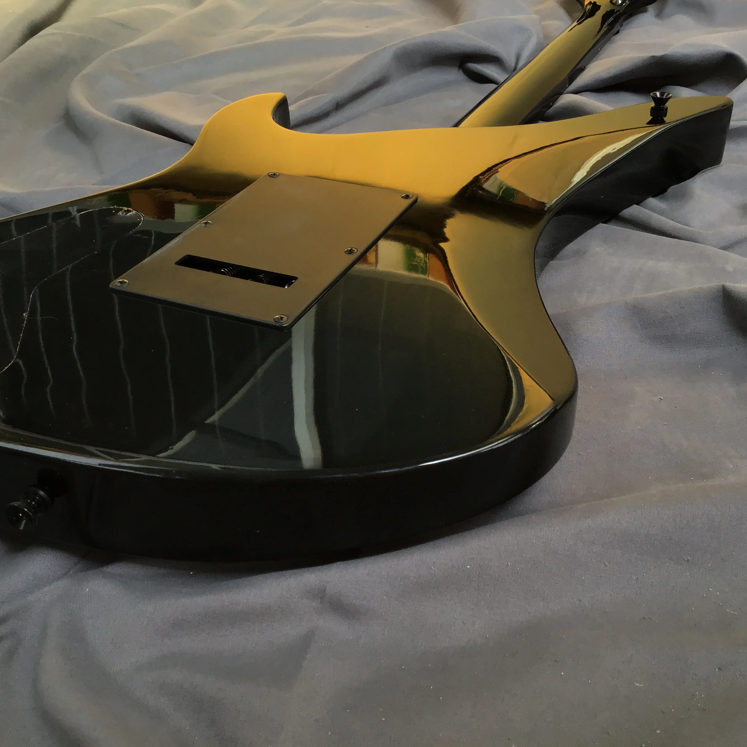 High-quanlity style 6-string electric guitar, black body with white stickers, double vibrator bridge