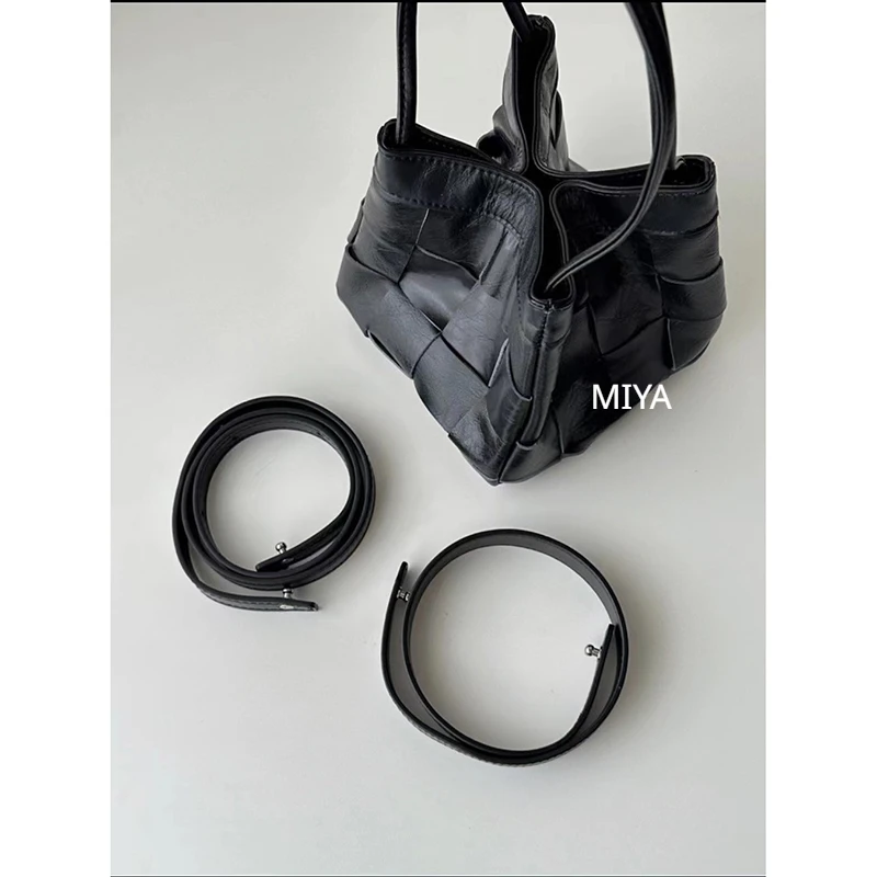 2023Bucket Bag New Texture Cowhide Woven Bag Portable Vegetable Basket Bag Messenger Small Bag High-grade Leather Female Handbag