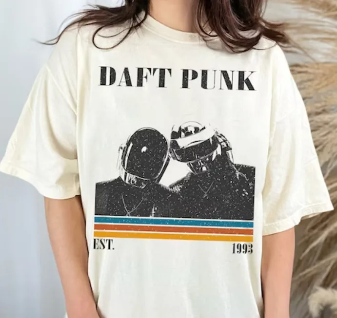 Фото Ретро Daft Punk Est 1993 рубашка, с коротким рукавом, унисекс, подарок для мужчин и женщин, длинный или короткий рукав s №1
