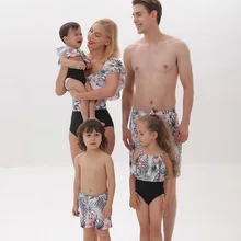 

Flower Family Matching Swimsuits Ruffled Mother Daughter Swimwear Mommy and Me Bikini Dresses Clothes Father Son Swimming Shorts