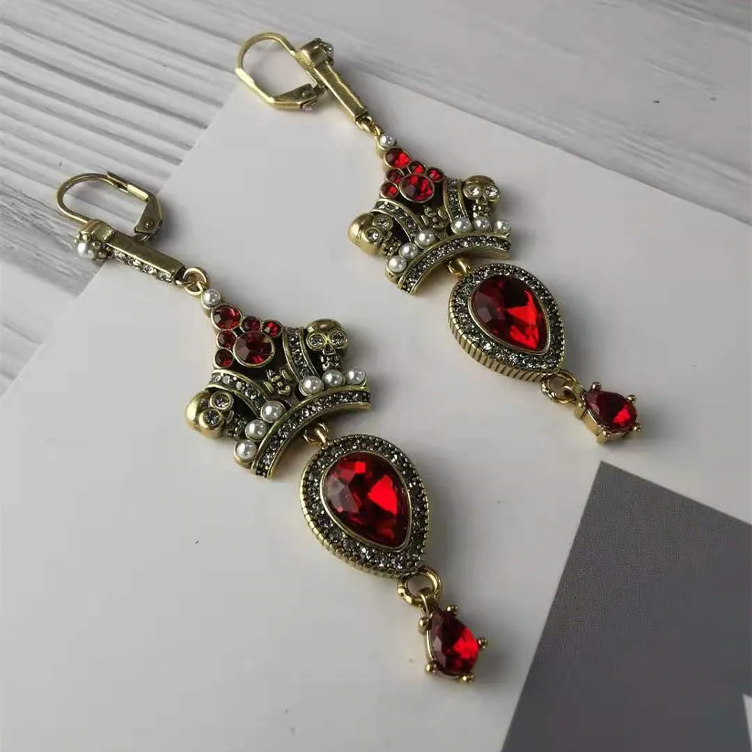 

European And American Retro Fashion Luxury Long Pendant Earrings