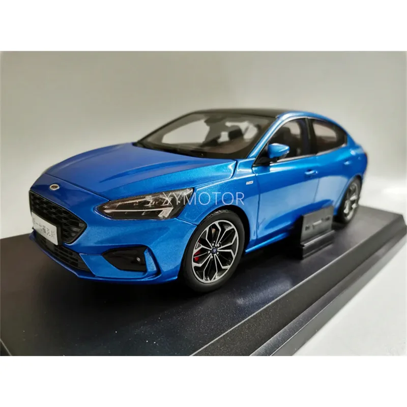 

1/18 для Ford Focus 2020 Литые металлические модели автомобиля, игрушки, хобби, демонстрация украшений, коллекция голубых подарков для мальчиков и девочек