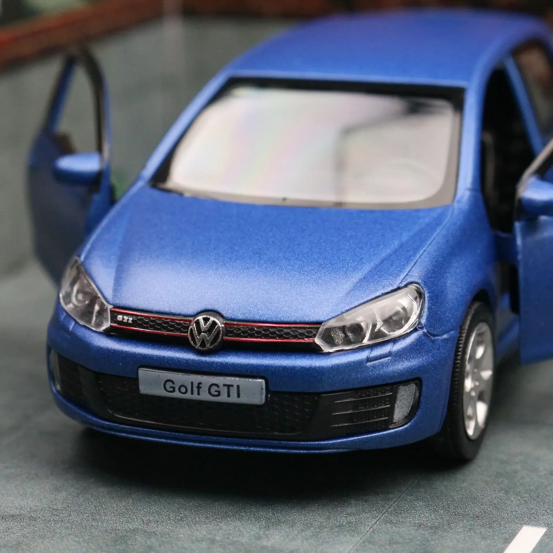 Volkswagen Golf 6 GTI ミニカー 1/43 Amazon | ミニカー 1/43 フォルクスワーゲン ゴルフⅥ ゴルフ6