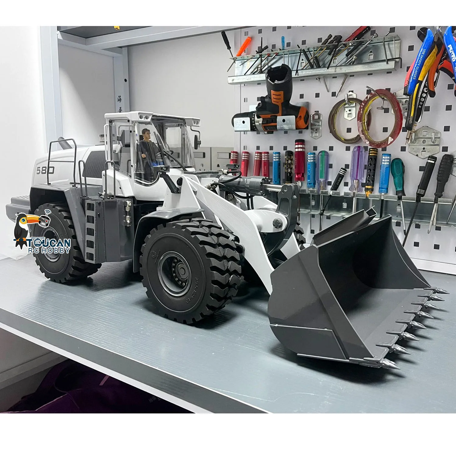 XDRC 580 1/14 Hydraulic RC Metal Wheeled Loader ST8 Remote Control Car Model with Sound Light Set Painted Assembled RC Toy 4