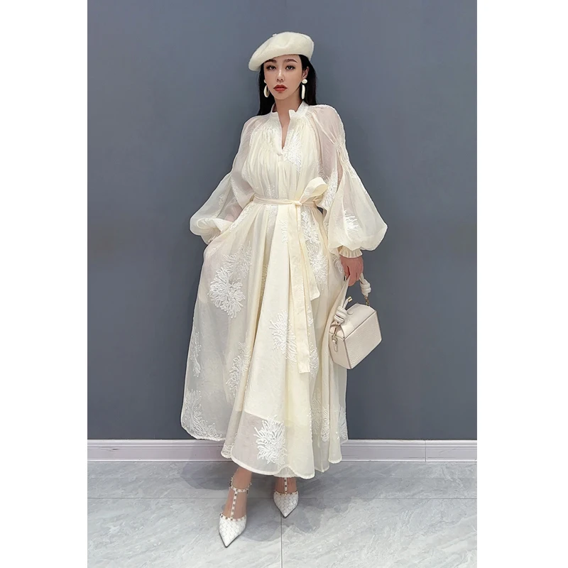 

2024 Spring/Summer new French puffed sleeve embroidery gentle feminine dress Loose fashion plus size skirt