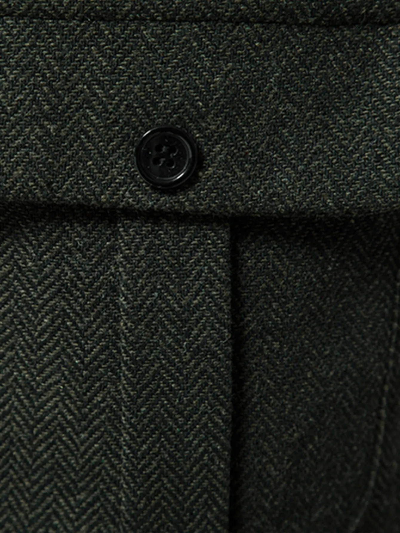 Elegante Herren-Weste mit Fischgrätenmuster für Geschäftsbankette und Hochzeiten. Stilvolle und bequeme Herren-Freizeitweste – Detail 23