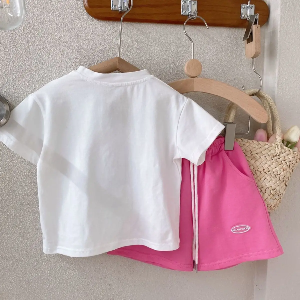 Girls Short-sleeved T-shirt Set 2023 Summer New Casual Letter Printed T-shirt Shorts Two-piece Children\'s Baby Clothes Set