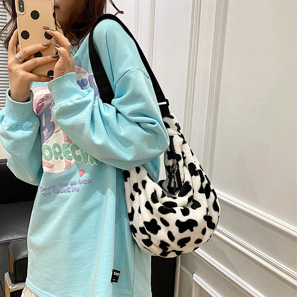 

Fashion Cow Pattern Shoulder Bag Women Faux Fur Crossbody Bag Large-Capacity Soft Plush Handbags Female Casual Messenger Bag