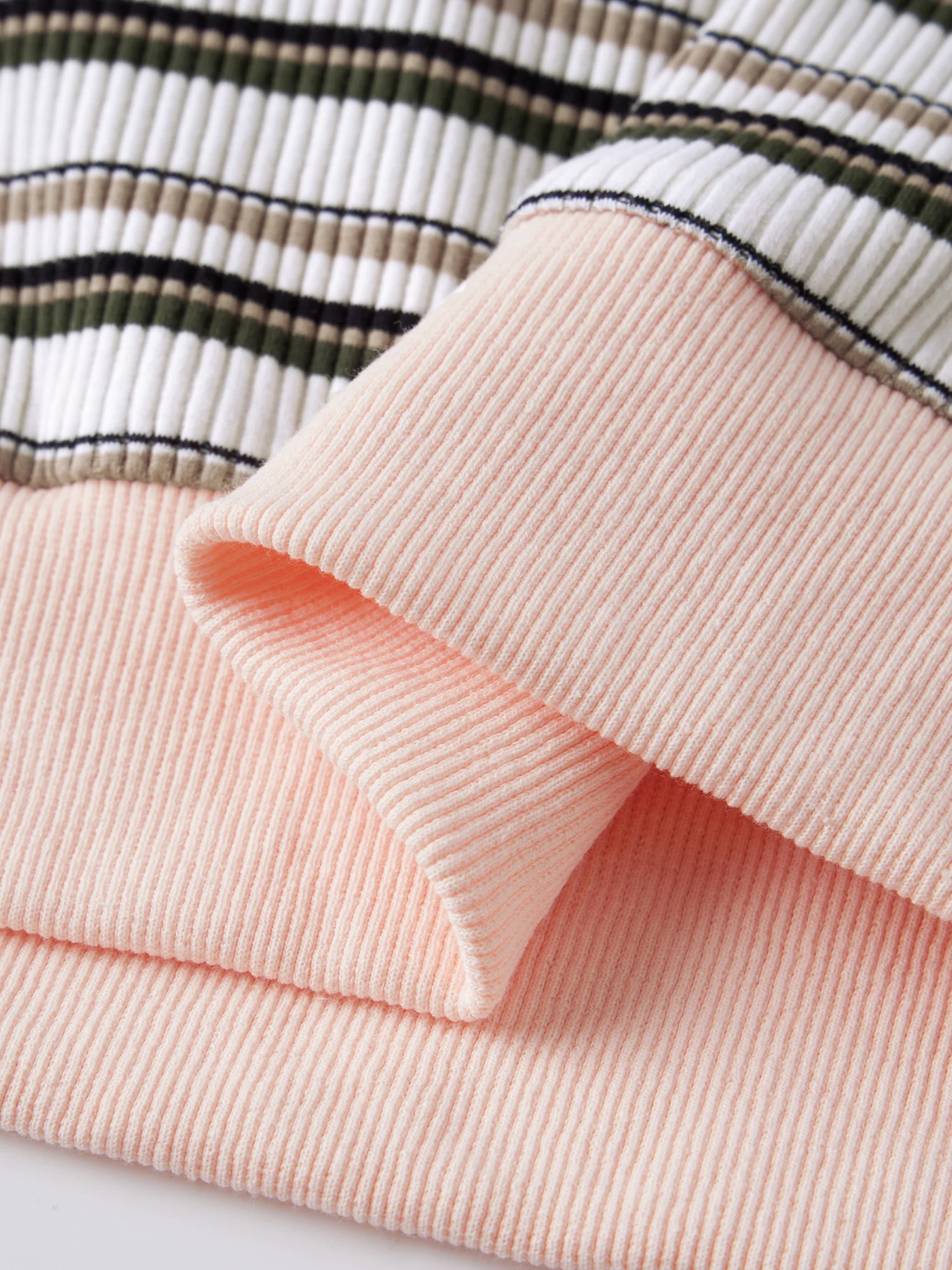 Women s Crew Neck Patchwork Sweatshirts with Long Sleeves and Striped Contrast Color Pullovers for Casual Streetwear Fashion