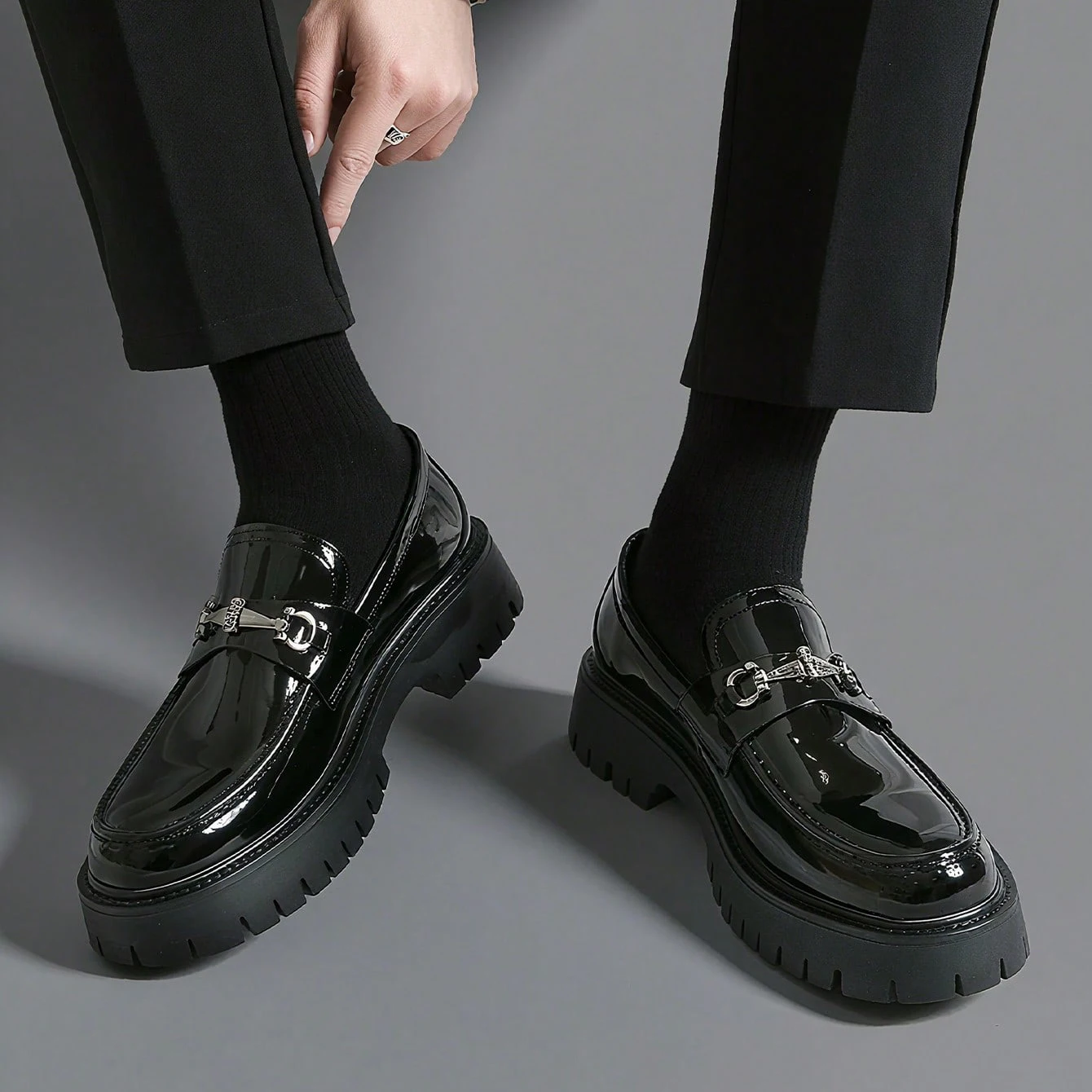 أوروبا موضة سميكة وحيد الرجال بيني المتسكعون الانزلاق على فستان الأعمال أحذية شهم لامعة مشبك حفلة رسمية حذاء أسود