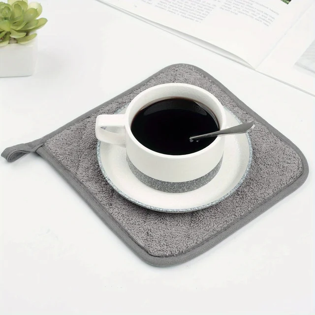 Hot pad Asciugamano da cucina Tappetino da tavolo resistente al calore Tappetino antiscivolo per pentole Cuscino per proteggere lo strumento da tavolo Tavolo resistente al calore ﻿ 3