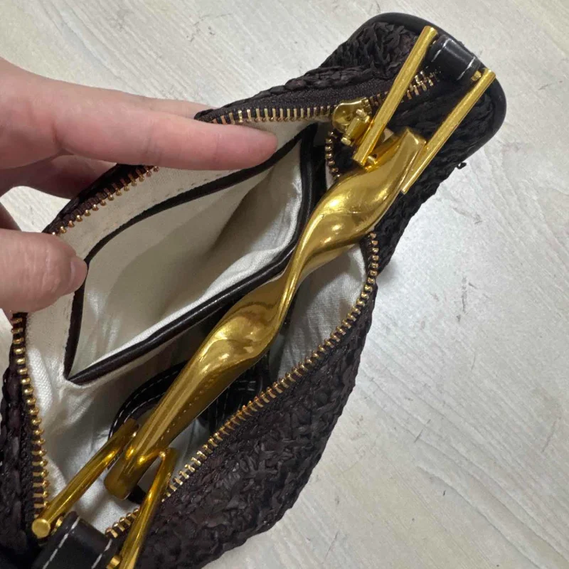 Se778e2b5e9084e66bcf5b35e8d459f05N