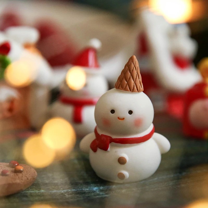 ARTIBETTER 10pcs Mini Snowman Car Trim Miniature Christmas Accessories  Miniature Christmas Decor Winter Miniature Figurines Small Containers Mini