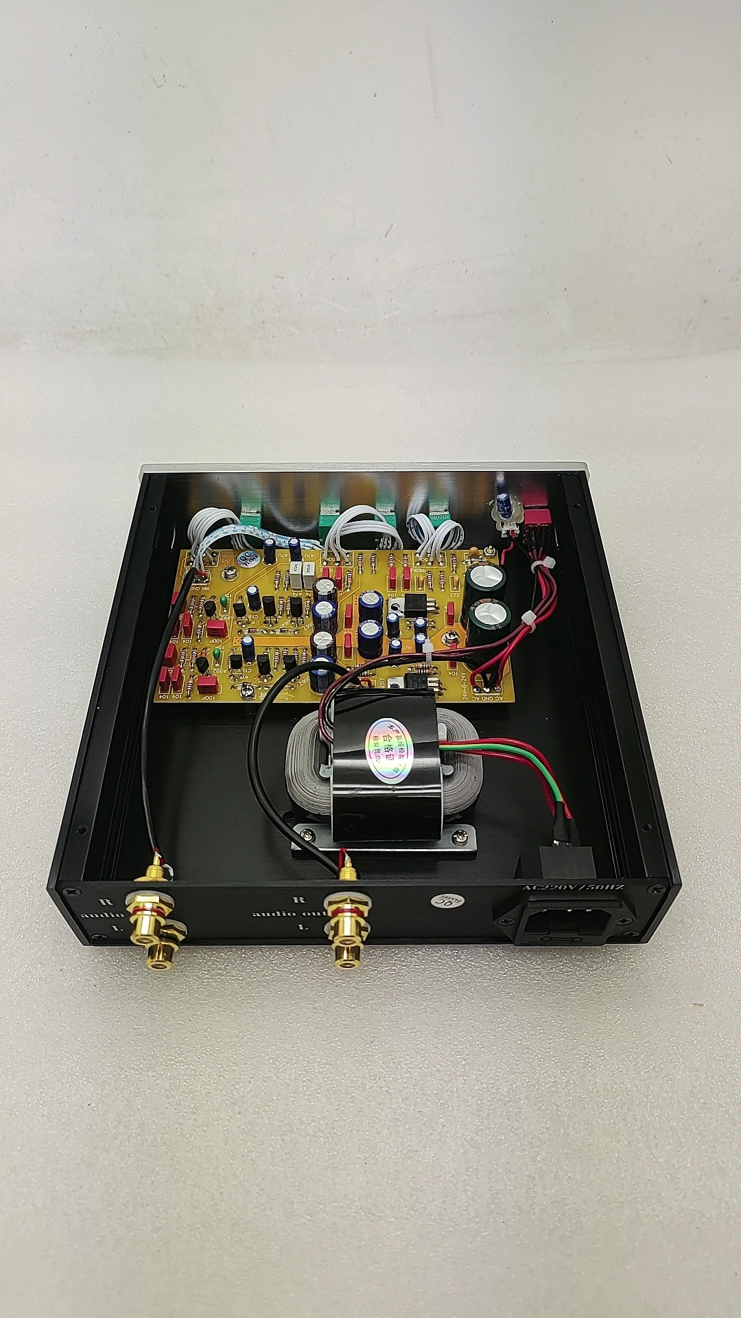 영국 NAD3020 회로 HIFI DIY 스테레오 디스크리트 톤 프리앰프를 참조하세요.