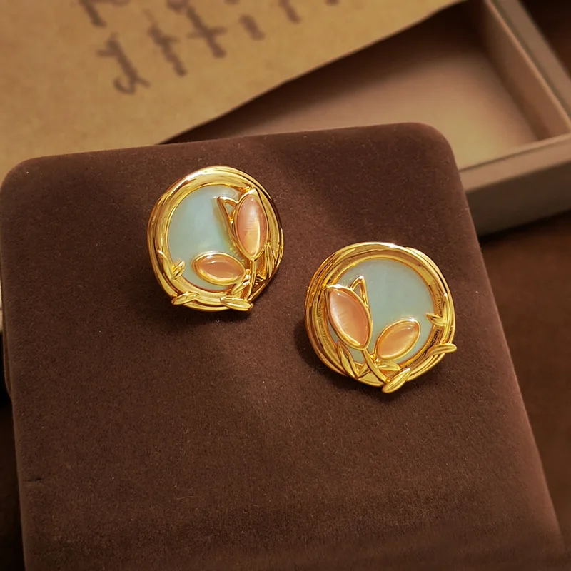 Metal Vintage Trend South Korea Latest Style Women Jewelry Fashion Wedding Party Earrings High Quality Jewelry Gift Shell