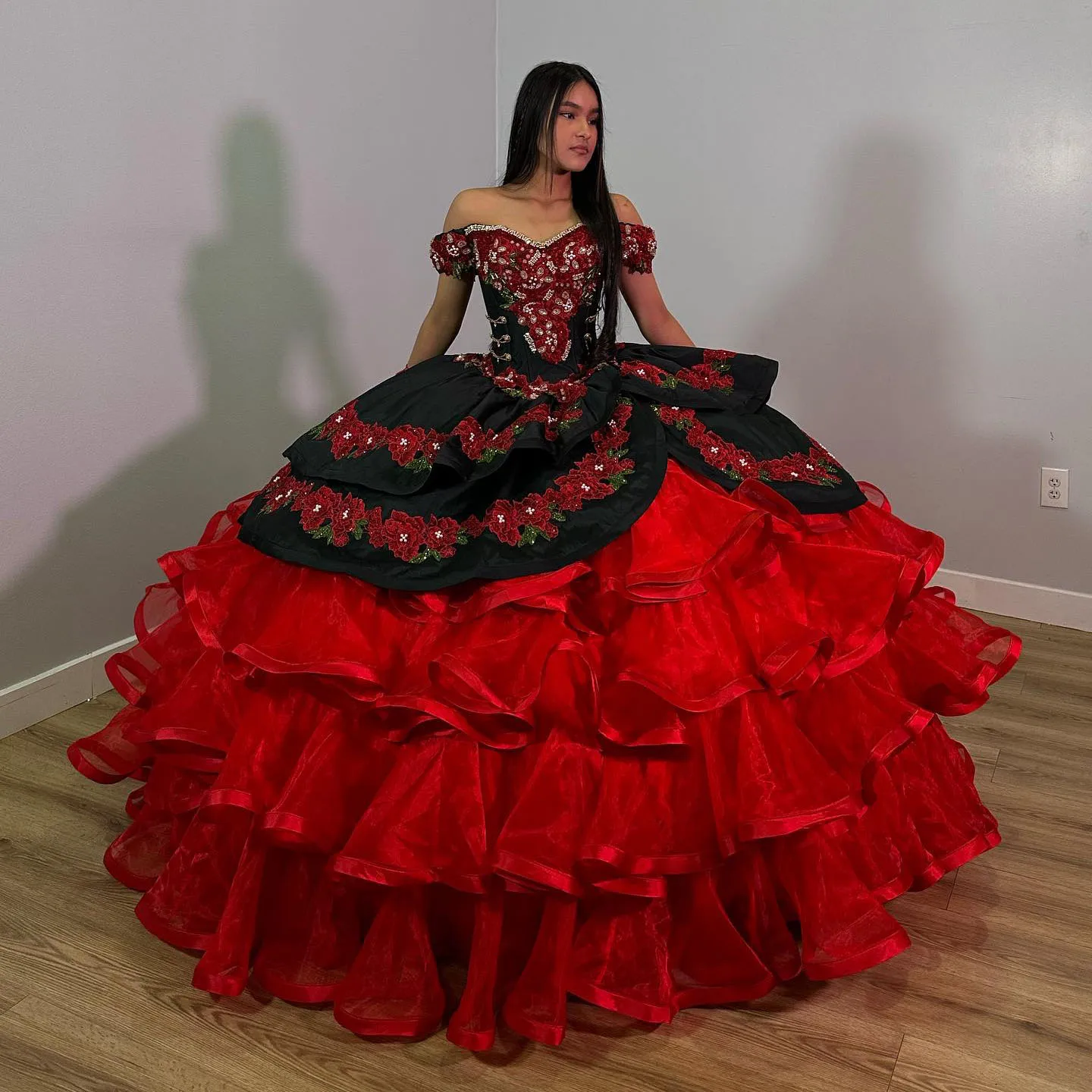 Mexican Ball Gown Quinceanera Dresses Off The Shoulder Tiered Birthday Party Gowns Girl Graduation Wear for Sweet 15