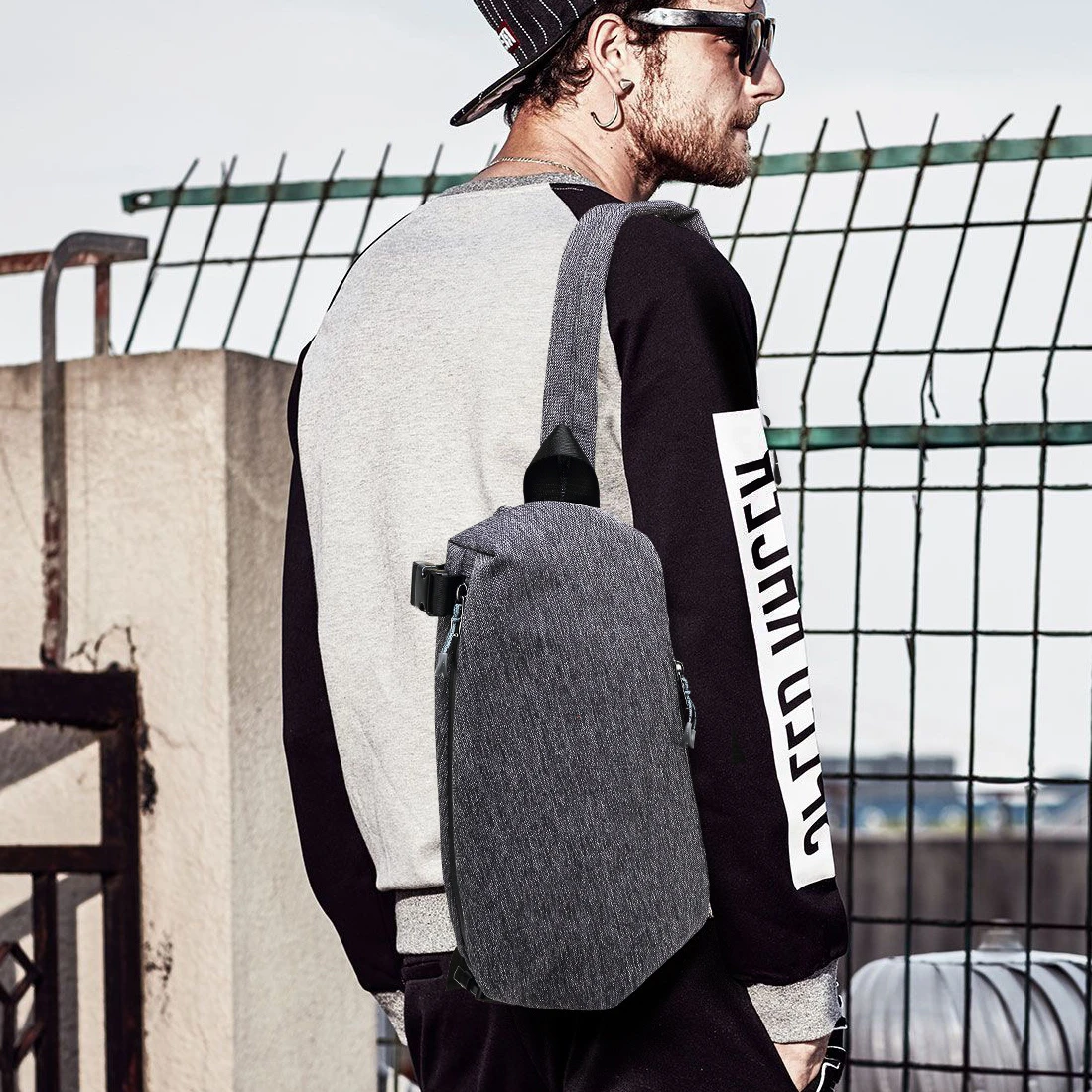 Korean Version Men's Retro Shoulder Bag with Large Capacity Simple and Fashionable Casual Chest Bag Outdoor Sports Backpack