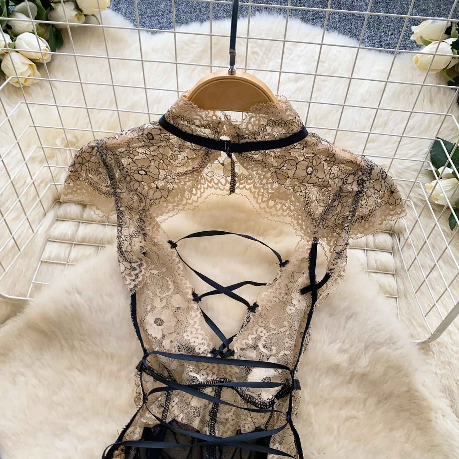 Body sexy in pizzo con mesh trasparente e ricamo floreale donna_voghion.com