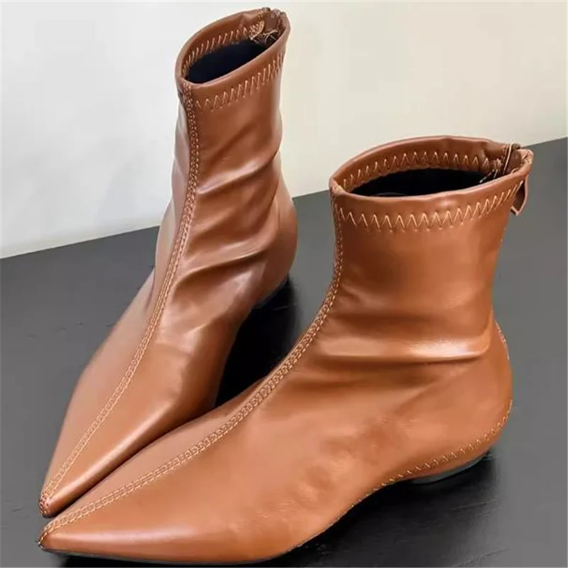 

Женские кожаные туфли с заостренным носком, на плоской подошве