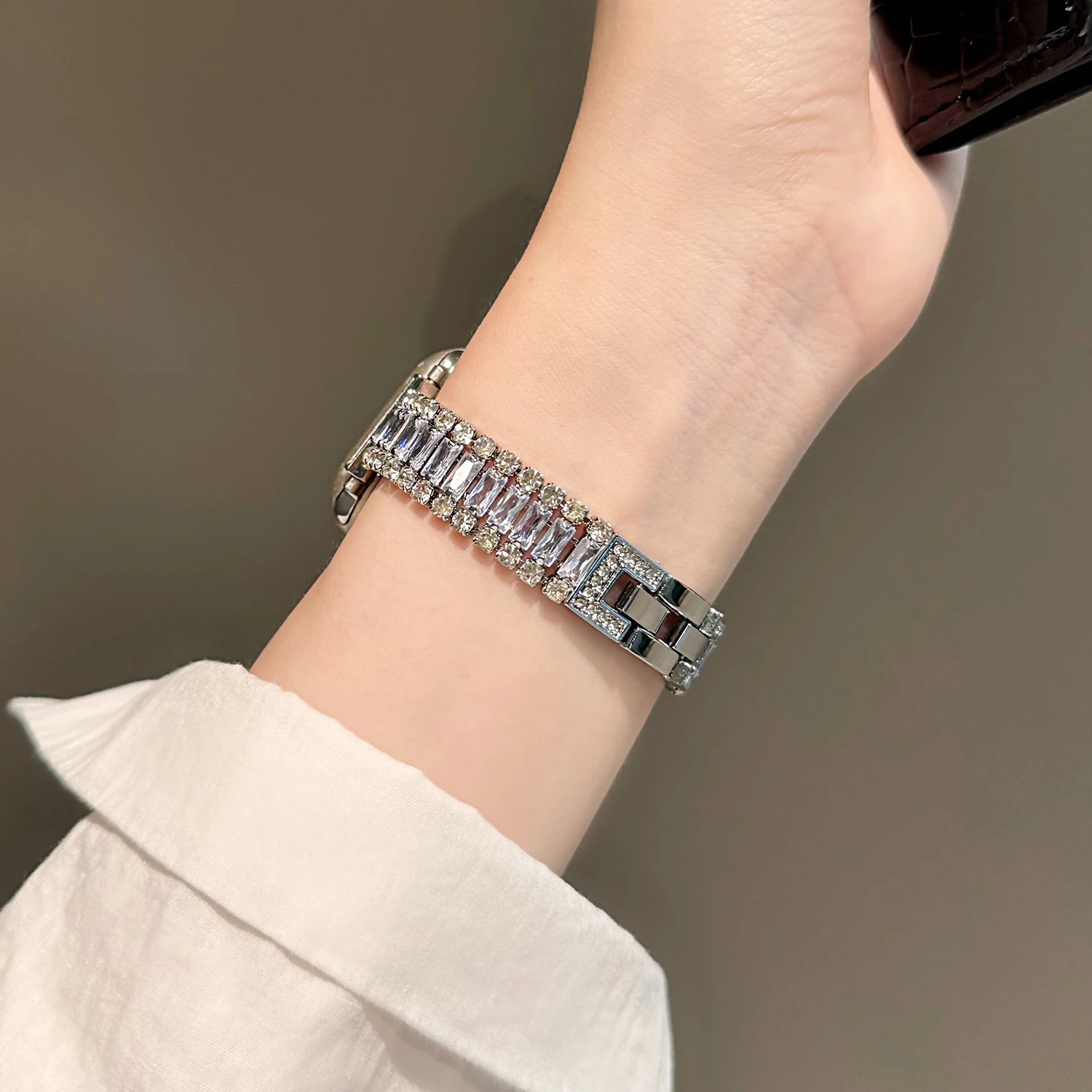 Elegant Sparkling Diamond Metal Strap Luxury Edition