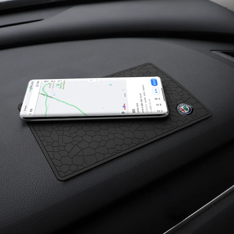 Alfa Romeo Anti-Slip Dashboard Mat - Detail logo