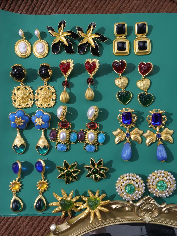 アート・デザイン・音楽 Fashion jewelry made in Italy Designer Margherita Buonanno Italy Beaded Crystal Clip
