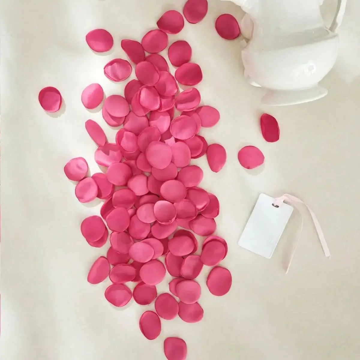200pcs Hot pink Silk Flower Petals for Wedding, Rose Petals for Anniversaries and Parties Decor, Bridal Showers,Flower Girl Peta