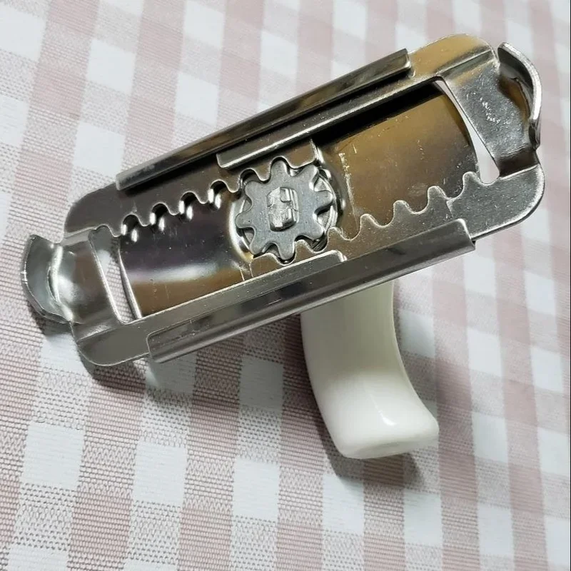 Adjustable Jar Opener Stainless Steel Lids Off Bottle Kitchen Accessories Can for 3-9.5CM