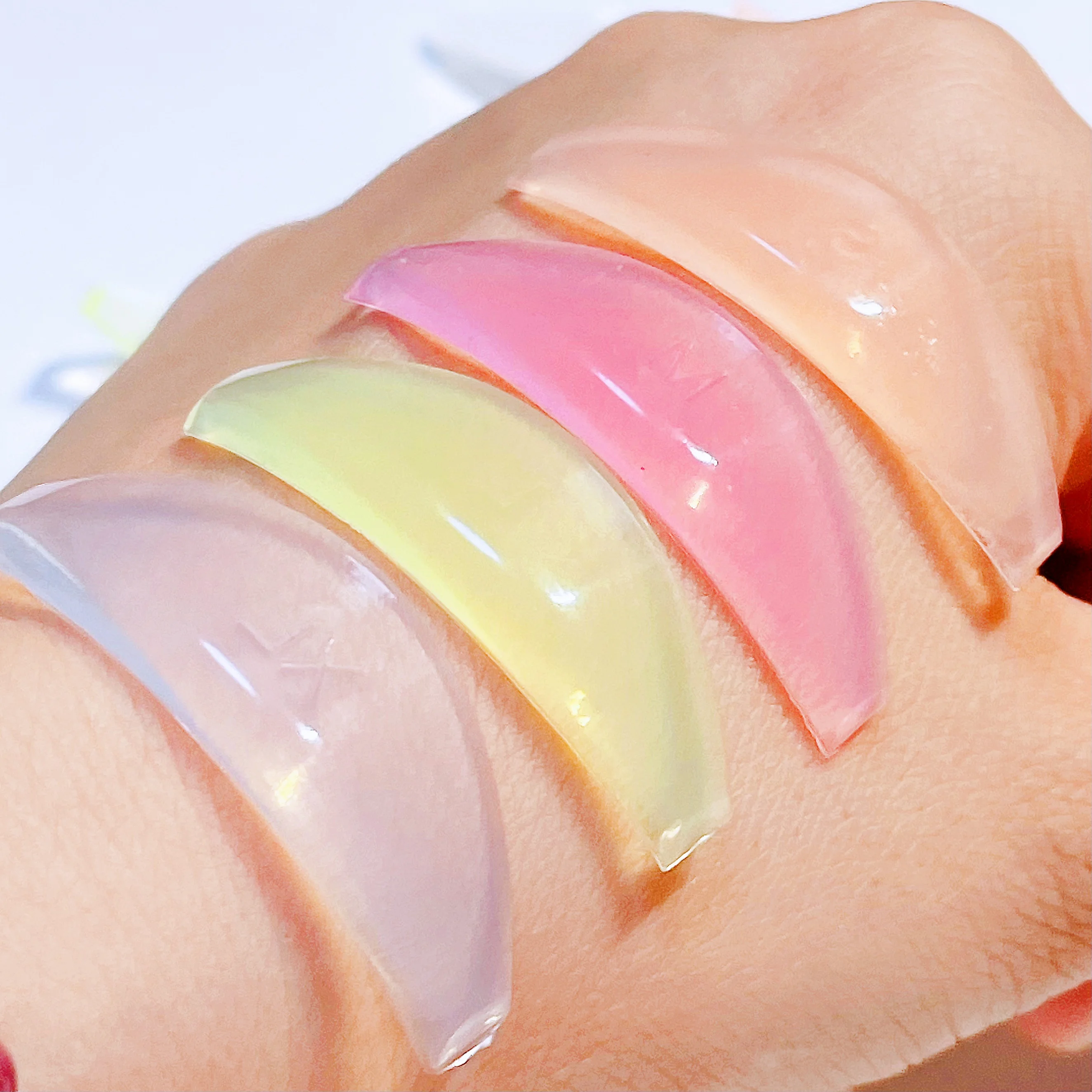 4쌍의 속눈썹 리프트 실리콘 패드 키트 - 더 길고 풍성한 속눈썹을 위한 아이 컬러 로드 도구