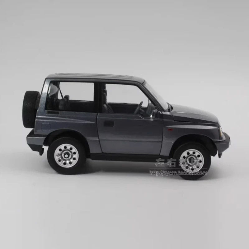 701-018 スズキ 1/18 SUZUKI Vitara ダークグリーン 1/18 Scale SUZUKI Vitara Dark Green Diecast Car Model Toy